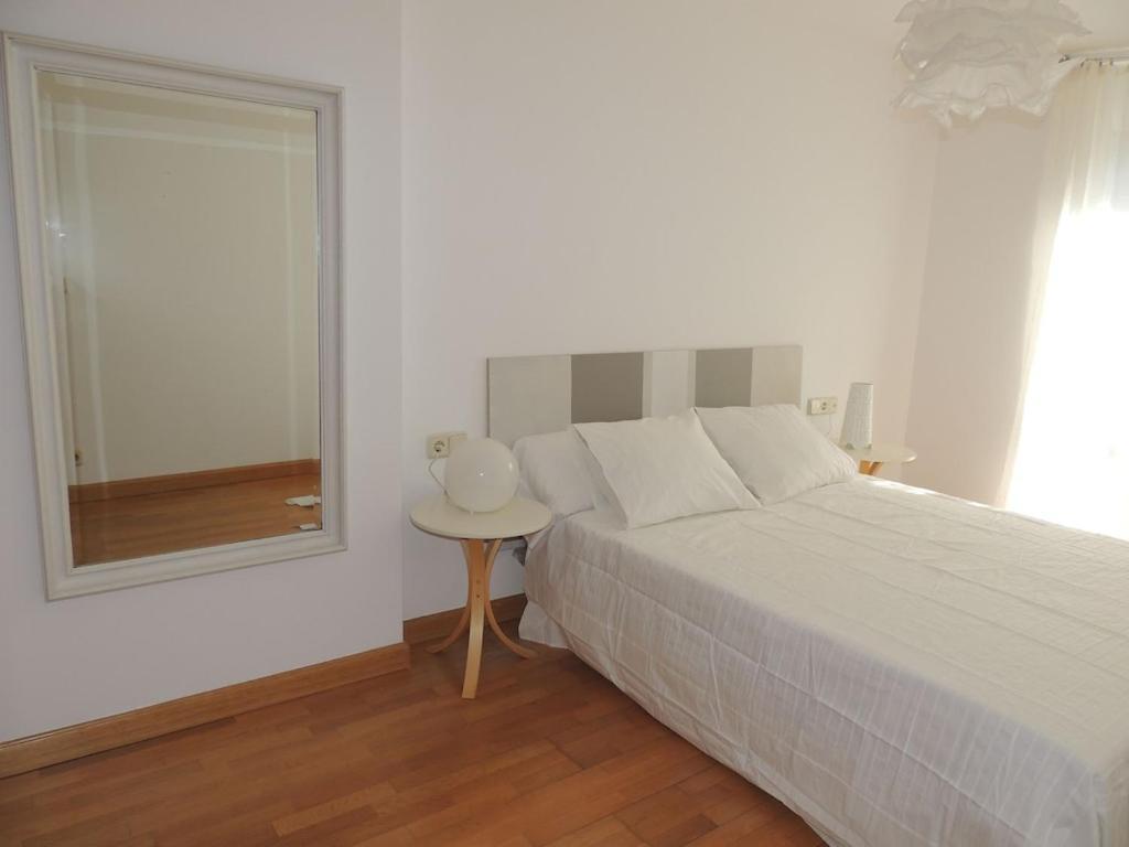 Apartamento Plaza Castillo Apartment Pamplona Bagian luar foto